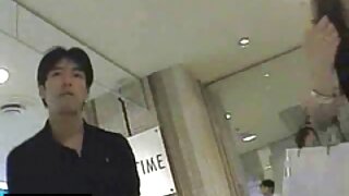 ತೆಳ್ಳಗಿನ ದೇಹವನ್ನು ಹೊ ...