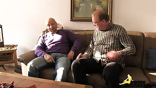 ಸಲ್ರಿ ಬಿಚ್ಗಳು ಕ್ಲಬ್ ...