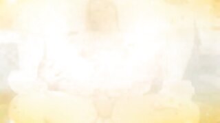 ಪ್ರಭಾವಶಾಲಿಯಾದ ಹಾಟ್ ಚಿಕ್ ಅವಾ ಆಡಮ್ಸ್ ಕಾಕ್‌ಗೆ ಫುಟ್‌ಜಾಬ್ ಅನ್ನು ಒದಗಿಸುತ್ತದೆ